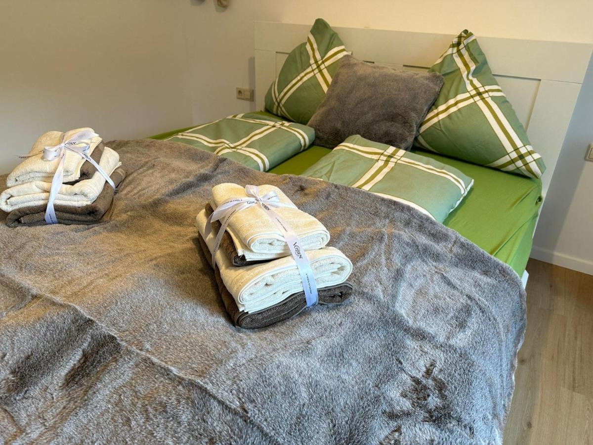 Schwarzwald Maedl Apartamento Bad Wildbad Exterior foto